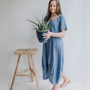 LINENBEE size M or L 44" Bust Samantha Dress Short sleeve Curved Hem Lagenlook